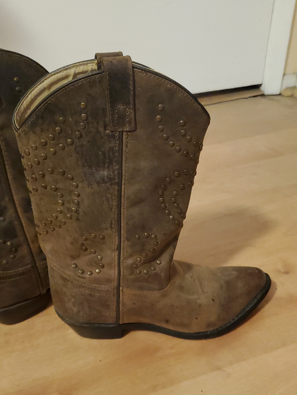Women's Brown Studded Western Ankle Boots - Picture 5 of 5